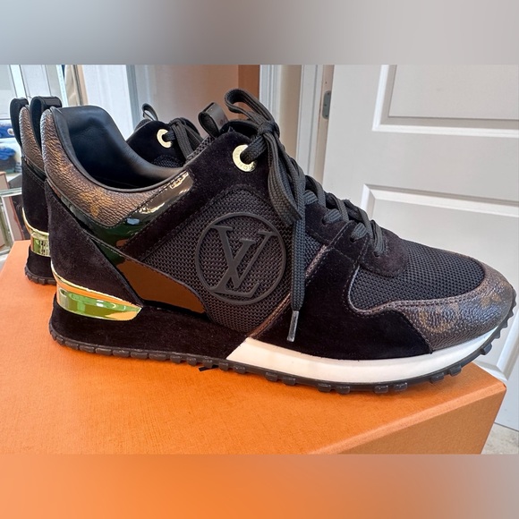 Louis Vuitton suede / monogram Run Away sneakers 36.6 - Picture 5 of 10
